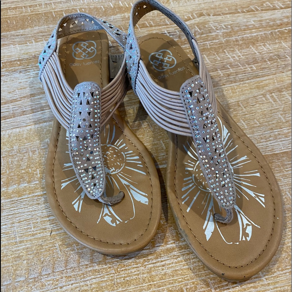 daisy fuentes sandals